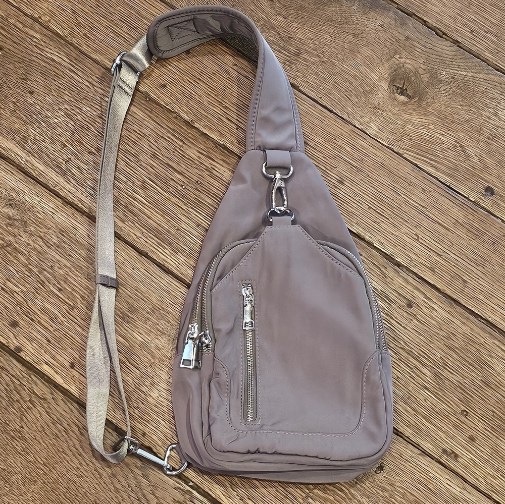 Sasha & Sofi Cross Body Bag with lots of pockets!